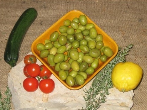 Olives vertes cassées fenouil